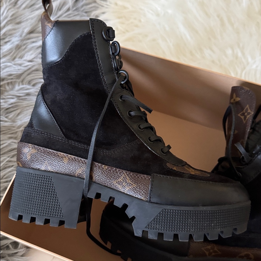 Louis Vuitton
Women's Laureate Platform Desert Boots Suede with Monogram Canvas - Picture 2 of 10